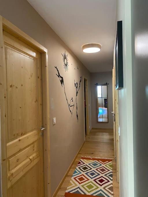 Gorgeous 2 Bedroom, 2 Full Bath, Ski In Apartment! Winner Of 2025 And 2024 Traveller Award! モルジヌ エクステリア 写真