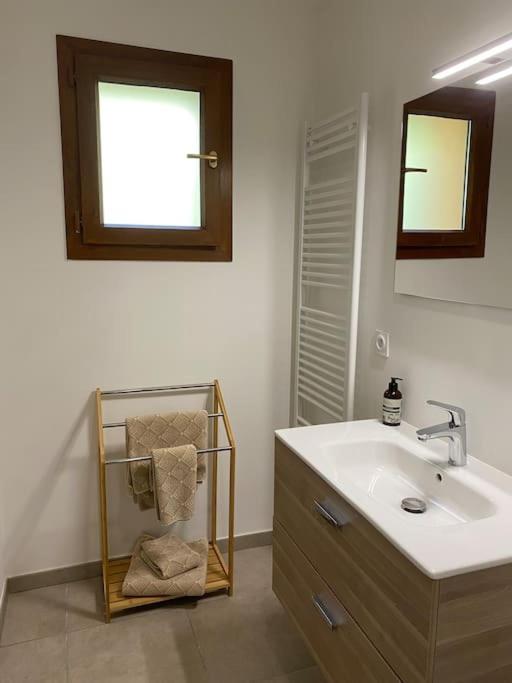 Gorgeous 2 Bedroom, 2 Full Bath, Ski In Apartment! Winner Of 2025 And 2024 Traveller Award! モルジヌ エクステリア 写真